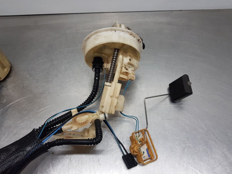 Recambio de aforador para mercedes clase c (w203) berlina elegance referencia OEM IAM A2034703394 A2114701641 