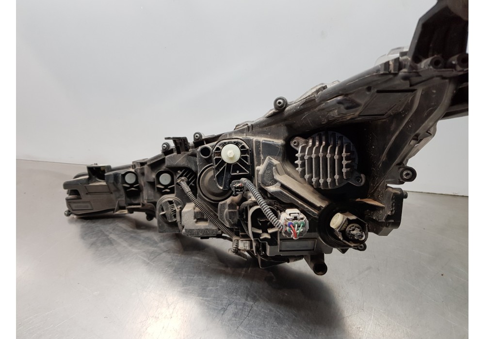 Recambio de faro derecho para toyota corolla touring sports (e21) hybrid referencia OEM IAM 8113002S70  