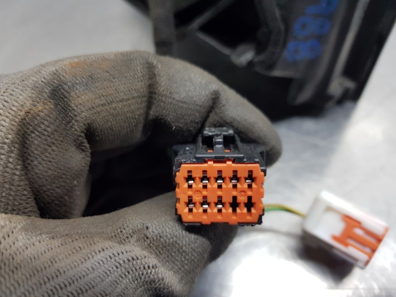 Recambio de retrovisor izquierdo para peugeot 3008 active referencia OEM IAM 1635224180  