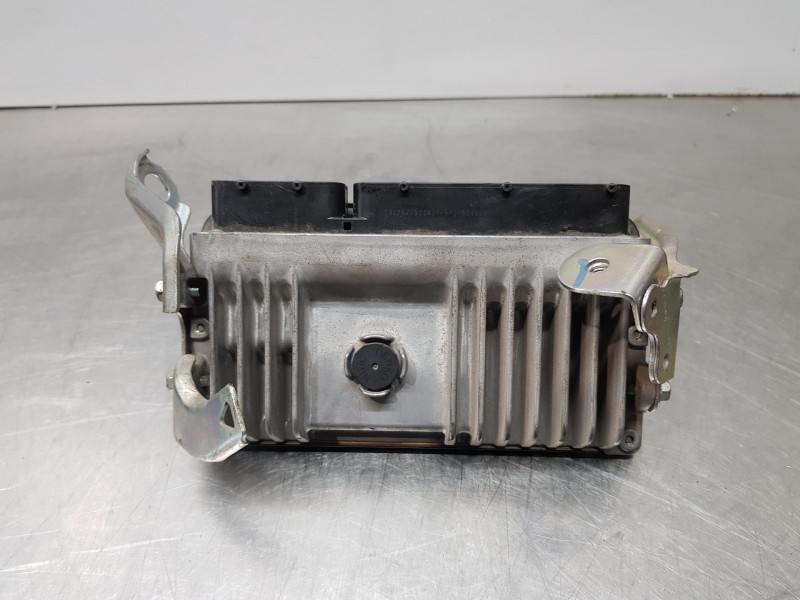 Recambio de centralita motor uce para toyota corolla (e21) hybrid referencia OEM IAM 8966602750  