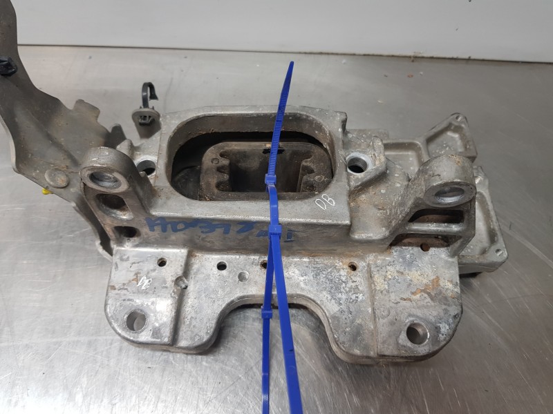 Recambio de soporte motor izquierdo para nissan pulsar (c13) fastback referencia OEM IAM 112543ZU0A  