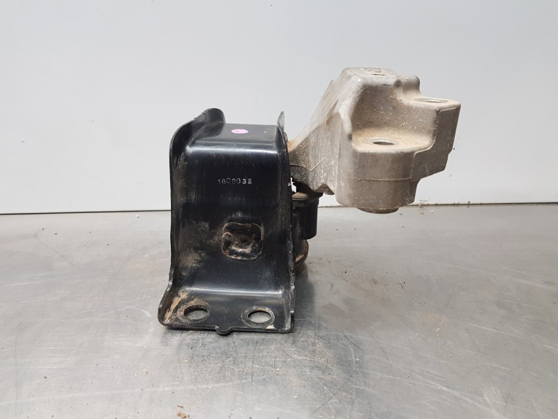Recambio de soporte motor derecho para nissan pulsar (c13) fastback referencia OEM IAM 112103ZU0A  