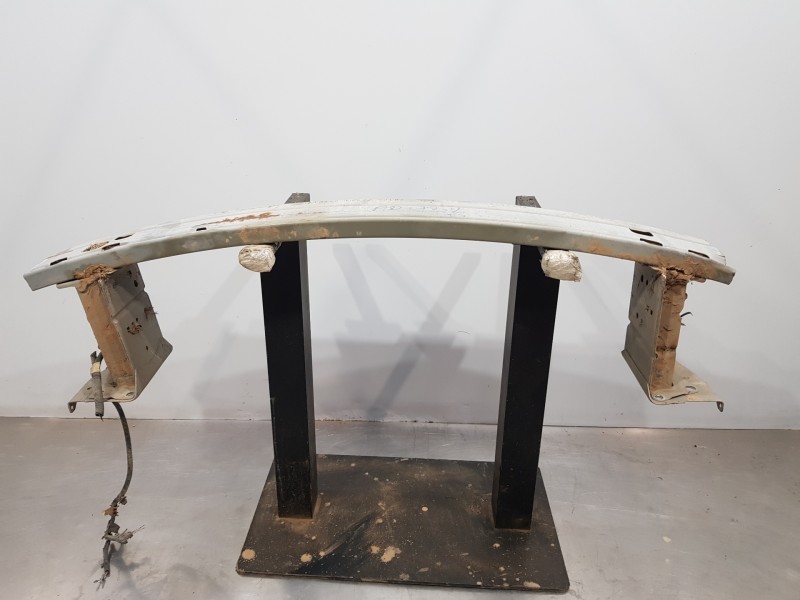 Recambio de refuerzo paragolpes delantero para nissan pulsar (c13) fastback referencia OEM IAM F20323ZLMH  