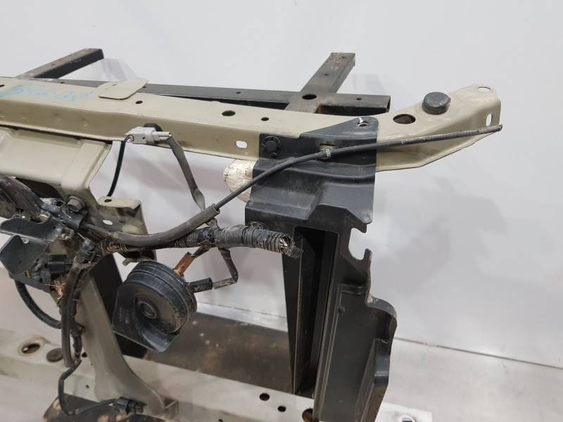 Recambio de panel frontal para nissan pulsar (c13) fastback referencia OEM IAM 625303ZL0A F25113ZLMA 