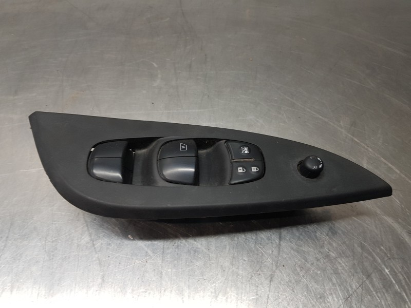 Recambio de mando elevalunas delantero izquierdo para nissan pulsar (c13) fastback referencia OEM IAM 809613ZL0A  