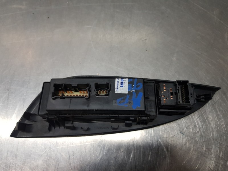 Recambio de mando elevalunas delantero izquierdo para nissan pulsar (c13) fastback referencia OEM IAM 809613ZL0A  