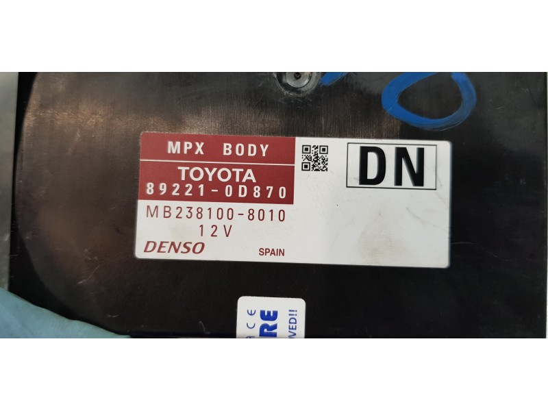 Recambio de modulo confort para toyota yaris hybrid active referencia OEM IAM 892210D870  