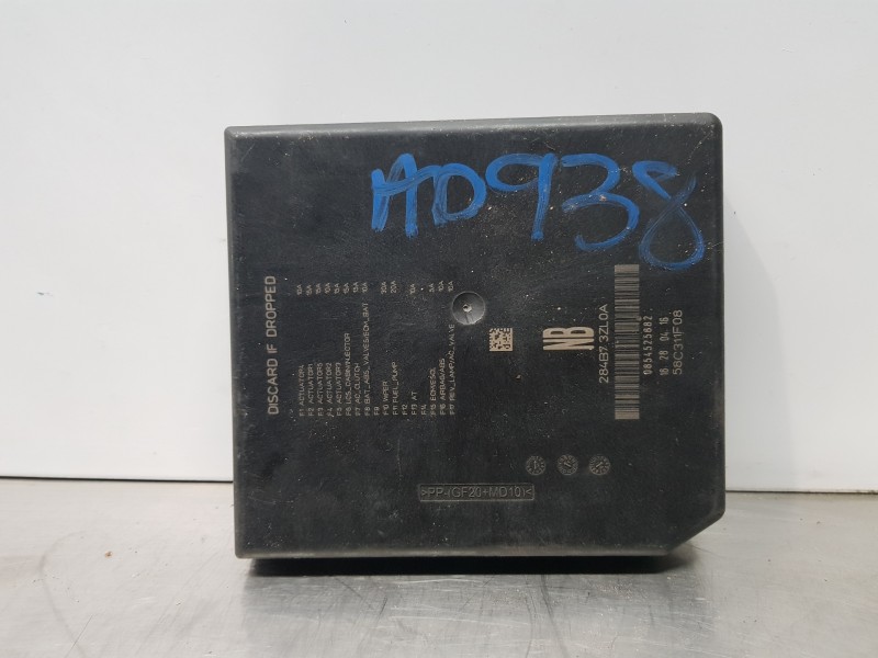 Recambio de caja reles / fusibles para nissan pulsar (c13) fastback referencia OEM IAM 284B73ZL0A  