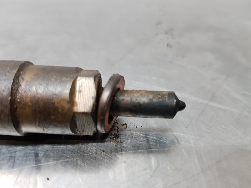 Recambio de inyector para renault master ii phase 2 caja cerrada furgón referencia OEM IAM 0445110141  