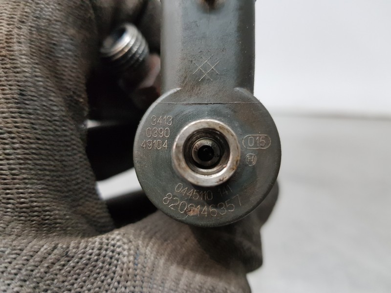 Recambio de inyector para renault master ii phase 2 caja cerrada furgón referencia OEM IAM 0445110141  