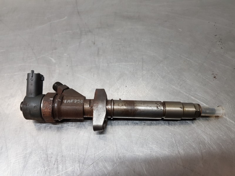 Recambio de inyector para renault master ii phase 2 caja cerrada furgón referencia OEM IAM 0445110141  