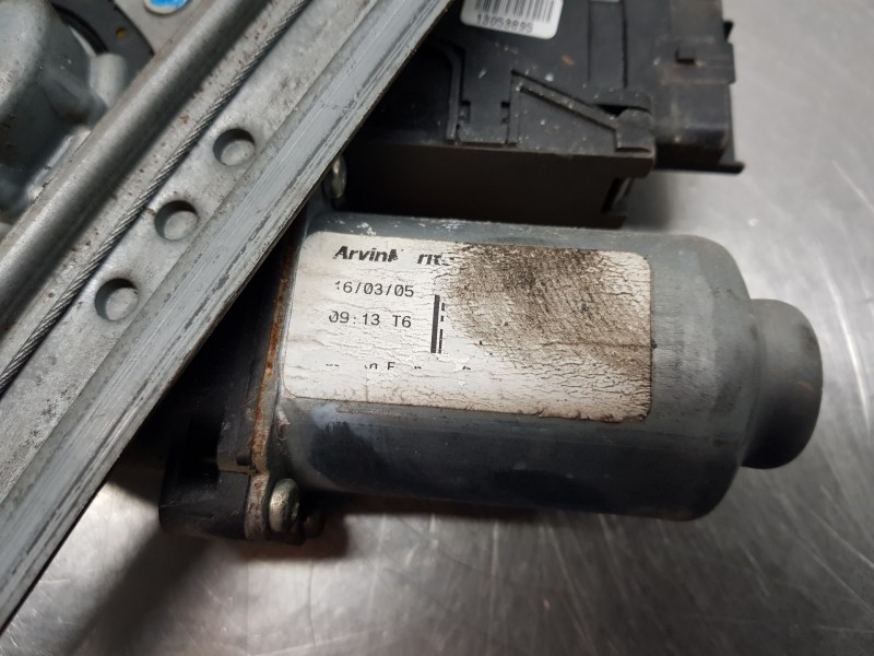 Recambio de elevalunas delantero izquierdo para renault espace iv (jk0) dynamique referencia OEM IAM 8200424423  