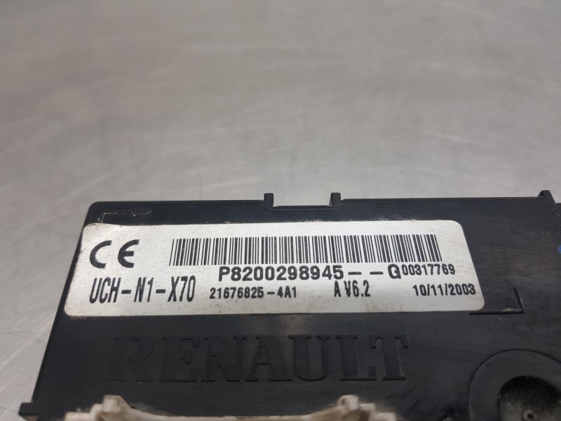 Recambio de modulo confort para renault master ii phase 2 caja cerrada furgón referencia OEM IAM 8200298945  