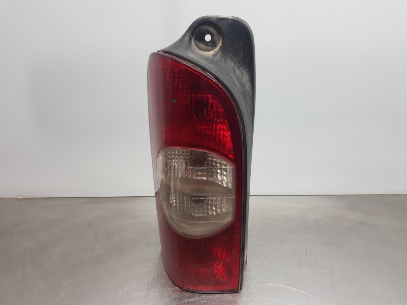 Recambio de piloto trasero izquierdo para renault master ii phase 2 caja cerrada furgón referencia OEM IAM 7700352700  