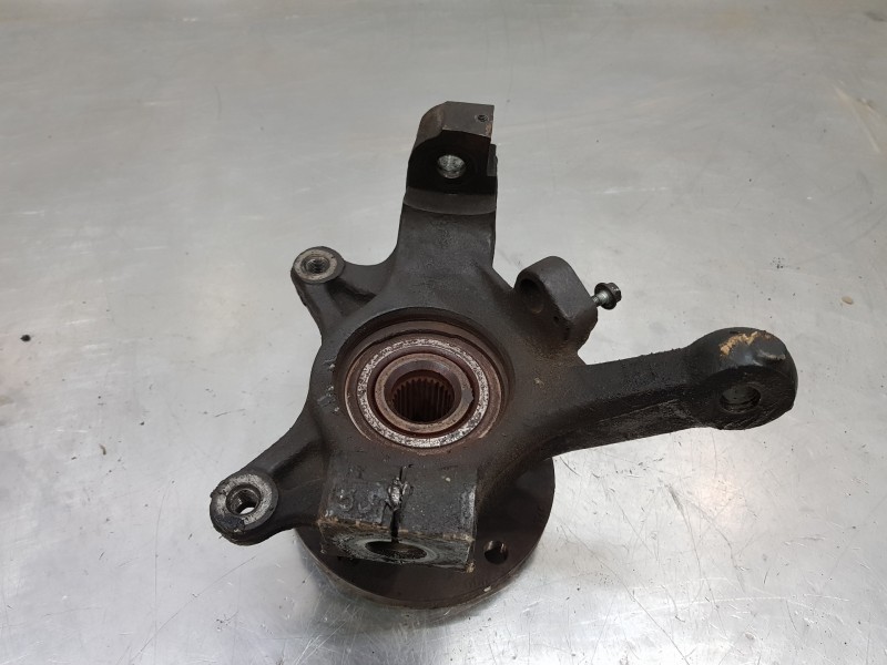 Recambio de mangueta delantera derecha para renault master ii phase 2 caja cerrada furgón referencia OEM IAM 8200642123  