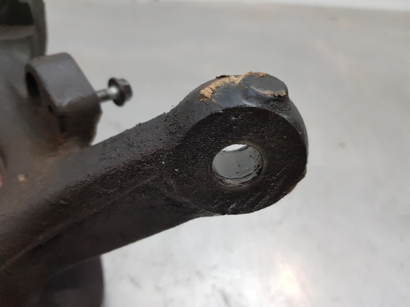 Recambio de mangueta delantera derecha para renault master ii phase 2 caja cerrada furgón referencia OEM IAM 8200642123  