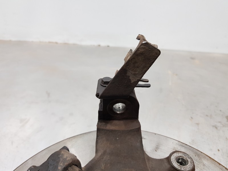 Recambio de mangueta delantera izquierda para renault master ii phase 2 caja cerrada furgón referencia OEM IAM 8200642122  