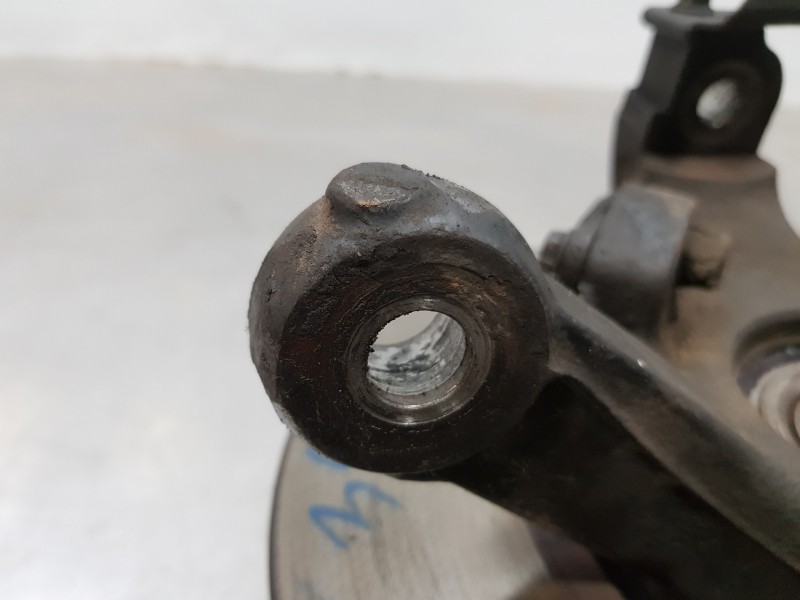 Recambio de mangueta delantera izquierda para renault master ii phase 2 caja cerrada furgón referencia OEM IAM 8200642122  