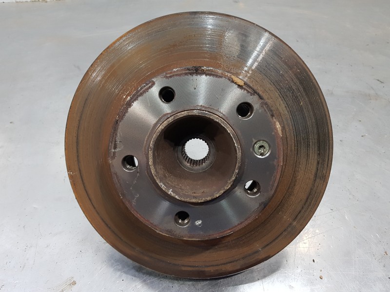 Recambio de mangueta delantera izquierda para renault master ii phase 2 caja cerrada furgón referencia OEM IAM 8200642122  