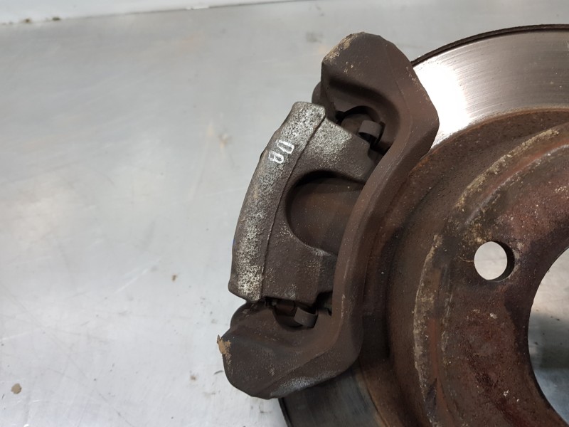 Recambio de pinza freno trasera derecha para renault master ii phase 2 caja cerrada furgón referencia OEM IAM 7701208037  