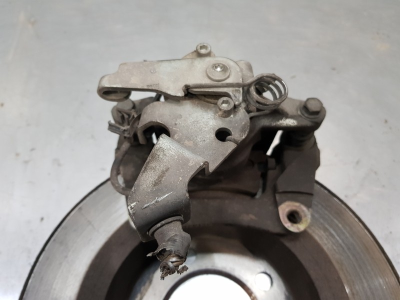 Recambio de pinza freno trasera derecha para renault master ii phase 2 caja cerrada furgón referencia OEM IAM 7701208037  