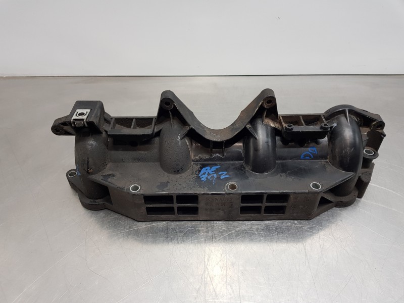 Recambio de colector admision para renault master ii phase 2 caja cerrada furgón referencia OEM IAM 8200102358  