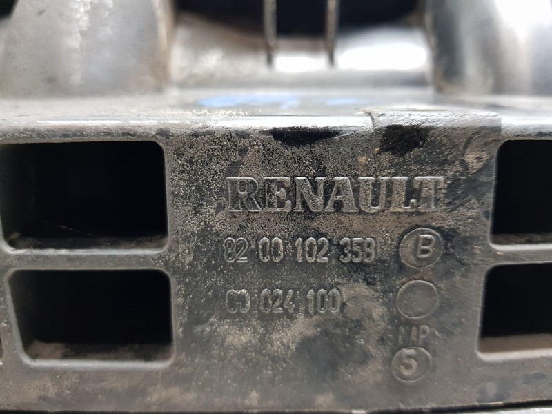 Recambio de colector admision para renault master ii phase 2 caja cerrada furgón referencia OEM IAM 8200102358  