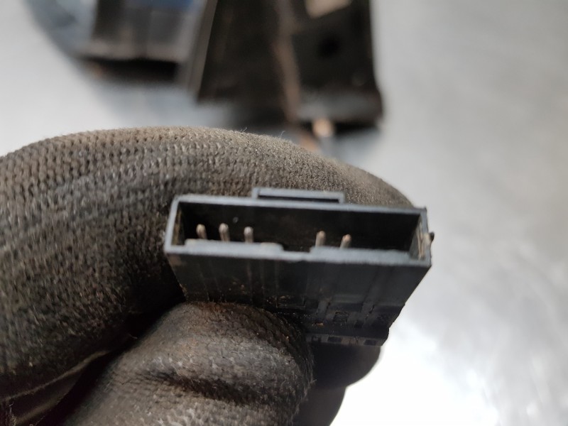 Recambio de retrovisor izquierdo para opel astra j lim. selective referencia OEM IAM 13308359  