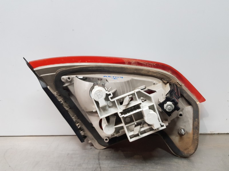 Recambio de piloto trasero derecho interior para ford mondeo ber. (ca2) referencia OEM IAM 1486766  