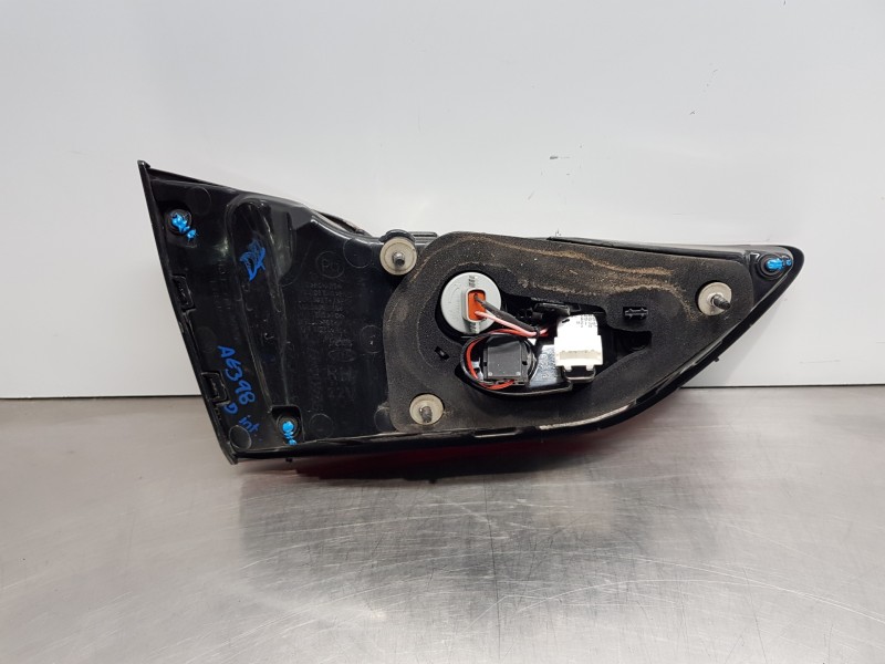 Recambio de piloto trasero derecho interior para kia ceed sportswagon hybrid referencia OEM IAM 92404J7100  