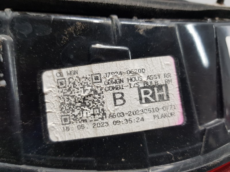 Recambio de piloto trasero derecho interior para kia ceed sportswagon hybrid referencia OEM IAM 92404J7100  