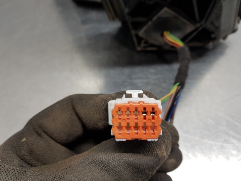 Recambio de retrovisor izquierdo para peugeot 5008 allure referencia OEM IAM 1635224580  