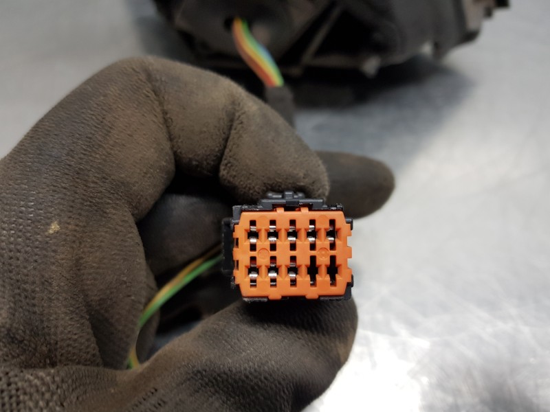 Recambio de retrovisor izquierdo para peugeot 5008 allure referencia OEM IAM 1635224580  