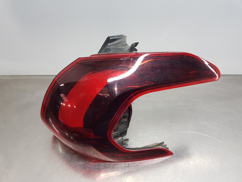 Recambio de piloto trasero derecho para peugeot 2008 (p1) pure tech referencia OEM IAM 9826730380  