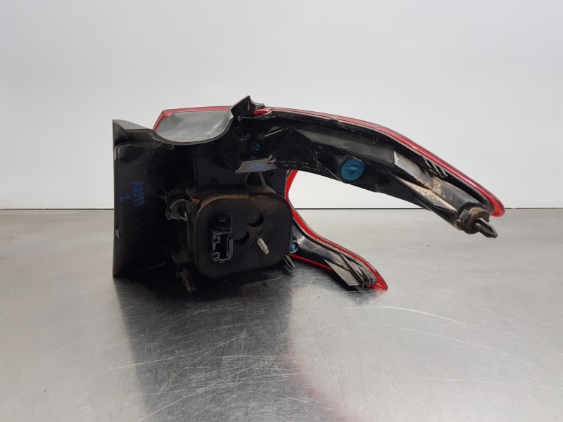 Recambio de piloto trasero izquierdo para peugeot 2008 (p1) pure tech referencia OEM IAM 9826730480  