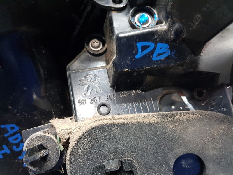 Recambio de piloto trasero izquierdo para peugeot 2008 (p1) pure tech referencia OEM IAM 9826730480  