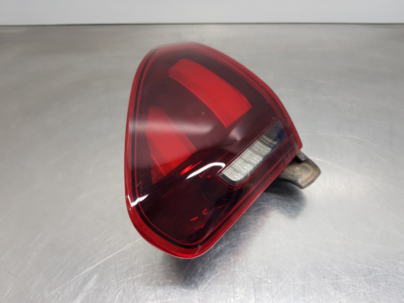 Recambio de piloto trasero derecho interior para peugeot 2008 (p1) pure tech referencia OEM IAM 9814757280  