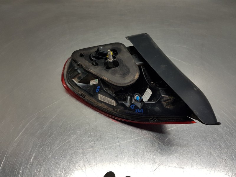 Recambio de piloto trasero derecho interior para peugeot 2008 (p1) pure tech referencia OEM IAM 9814757280  