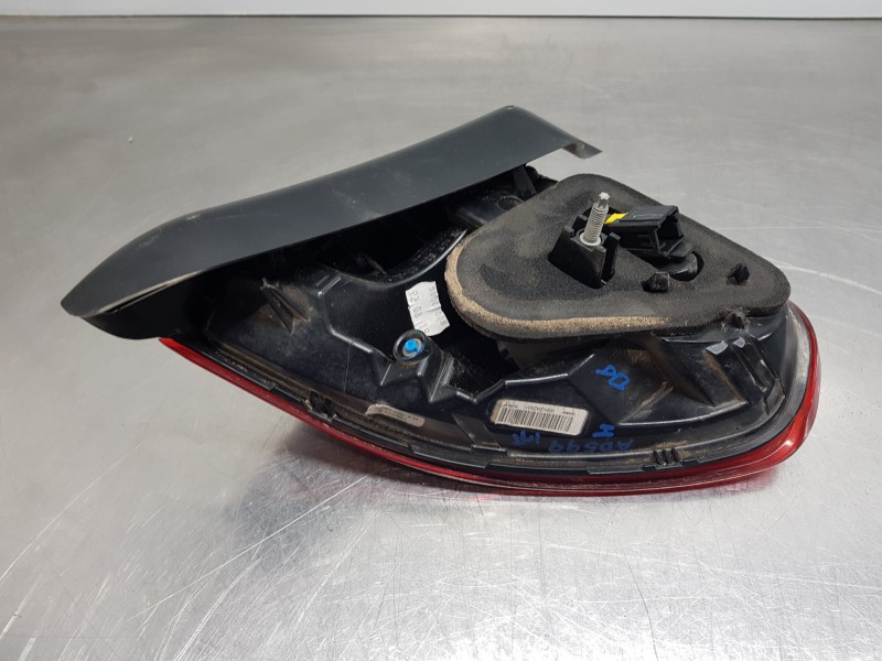 Recambio de piloto trasero izquierdo interior para peugeot 2008 (p1) pure tech referencia OEM IAM 9814758480  