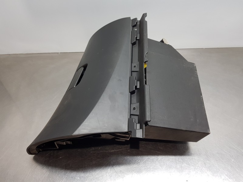 Recambio de guantera para peugeot 207 urban referencia OEM IAM 8218WG  