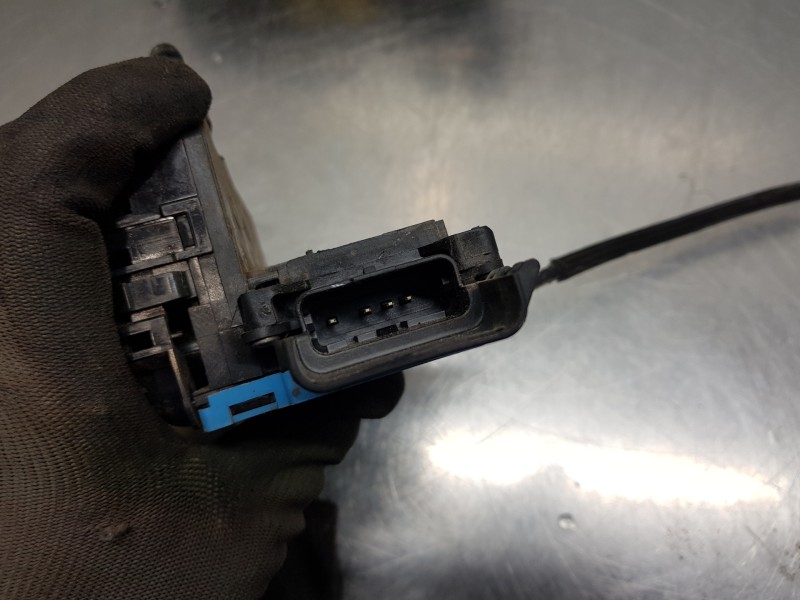 Recambio de cerradura puerta trasera derecha para peugeot 207 urban referencia OEM IAM 9138H8  