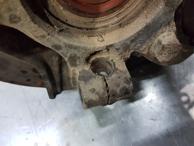 Recambio de mangueta delantera izquierda para fiat scudo (222) furgón referencia OEM IAM 1310047080  