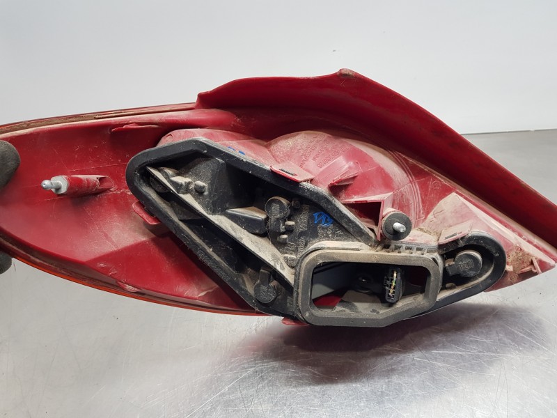 Recambio de piloto trasero derecho para peugeot 207 urban referencia OEM IAM 6351Y7  