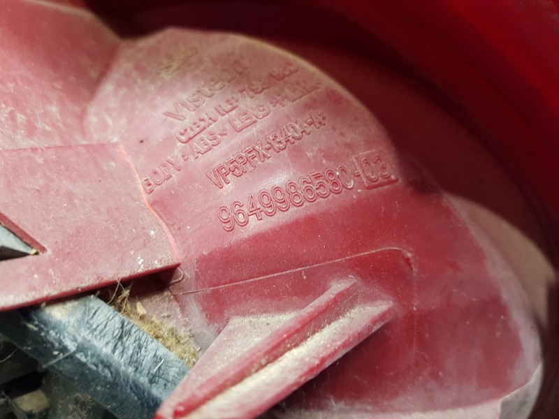 Recambio de piloto trasero derecho para peugeot 207 urban referencia OEM IAM 6351Y7  