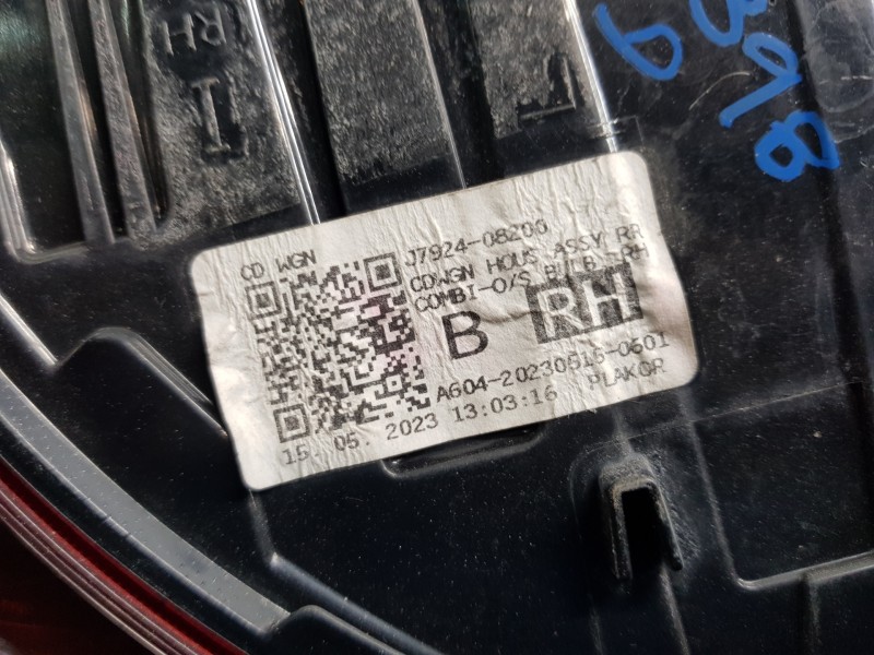 Recambio de piloto trasero derecho para kia ceed sportswagon hybrid referencia OEM IAM 92402J7100  