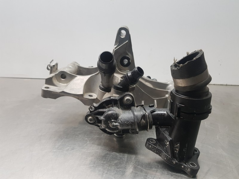 Recambio de bomba agua para bmw serie x3 (g01) xdrive20d referencia OEM IAM 11518593269  