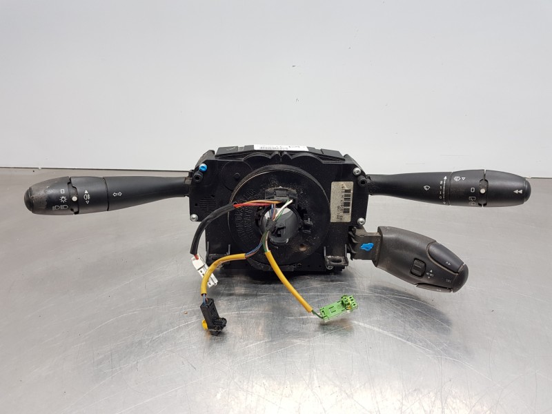 Recambio de mando multifuncion para peugeot 207 urban referencia OEM IAM 6242P3  