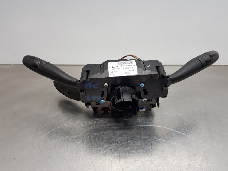 Recambio de mando multifuncion para peugeot 207 urban referencia OEM IAM 6242P3  