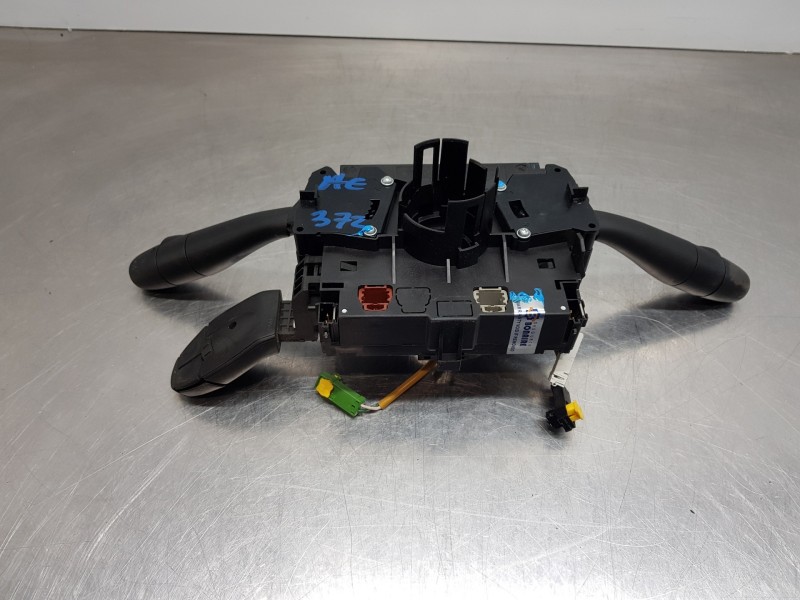 Recambio de mando multifuncion para peugeot 207 urban referencia OEM IAM 6242P3  