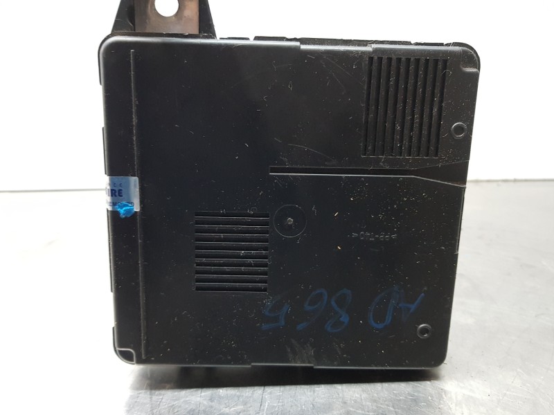 Recambio de caja reles / fusibles para renault scenic ii authentique referencia OEM IAM 8200306032  